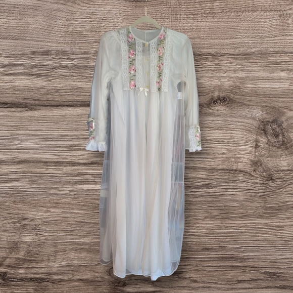 Miss Elaine Vintage 70s Nightgown With Sheer Robe - Picture 1 of 6
